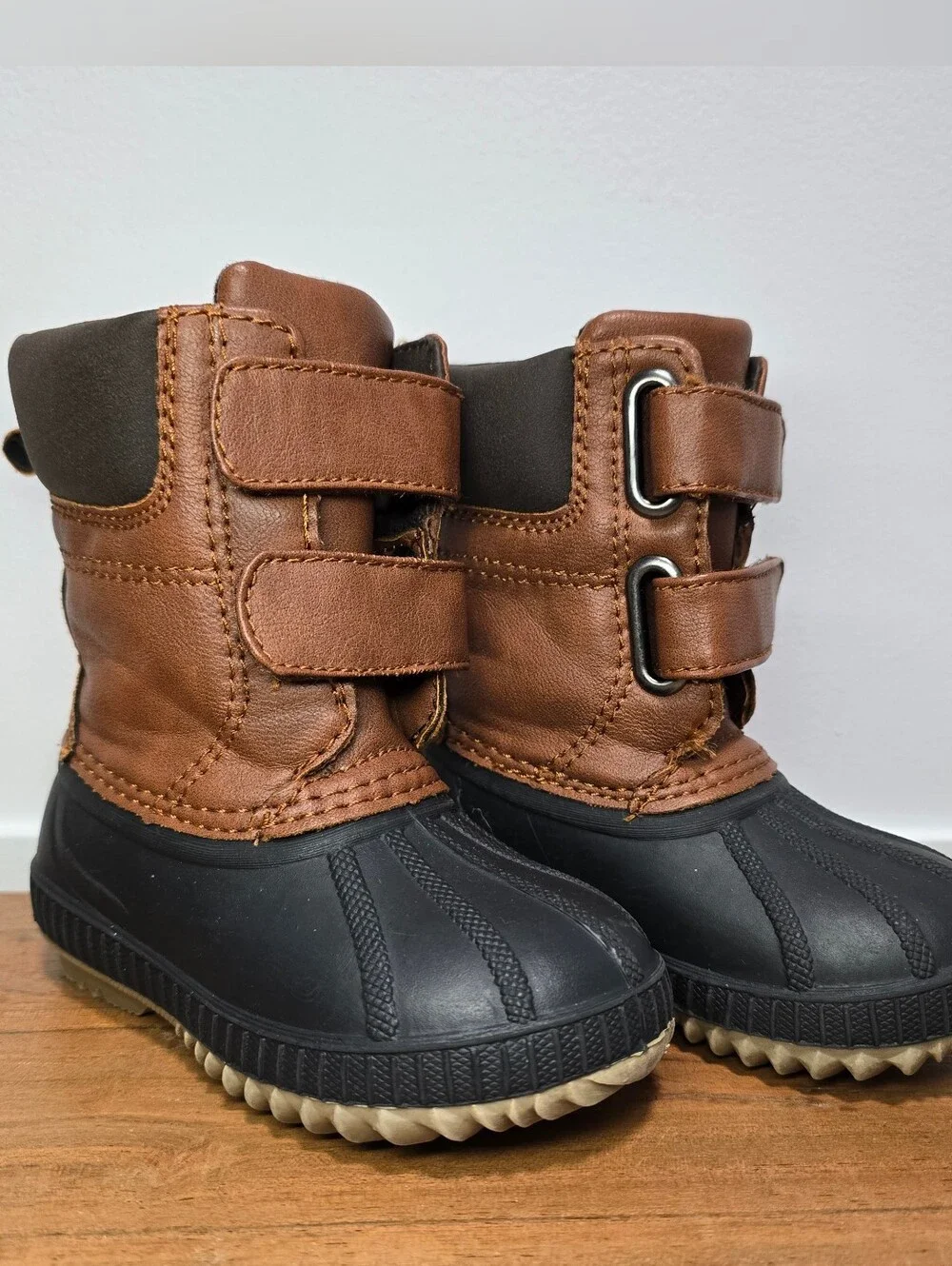 Gap 3M Thinsulate Kids Brown and Black Waterproof Winter Boots.